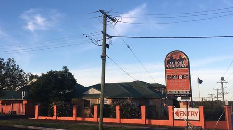Across Country Motel & Svcd Apts - Accommodation Great Ocean Road 0
