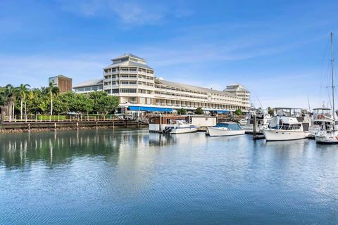 Shangri-La Hotel, The Marina - Accommodation Great Ocean Road 0