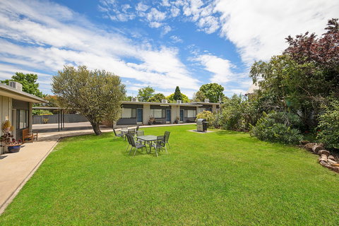 Hamilton Lakeside Motel - Accommodation Great Ocean Road 1