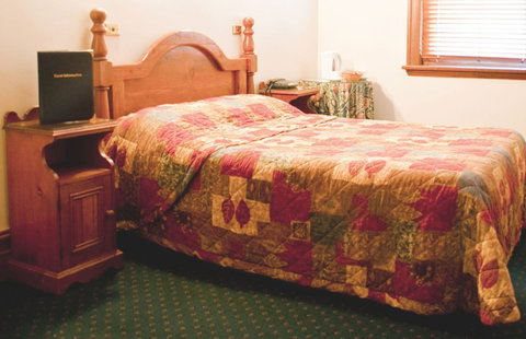 O'Malleys Hotel - Accommodation Great Ocean Road 1