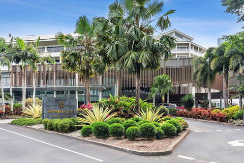 Shangri-La Hotel, The Marina - Accommodation Great Ocean Road 1