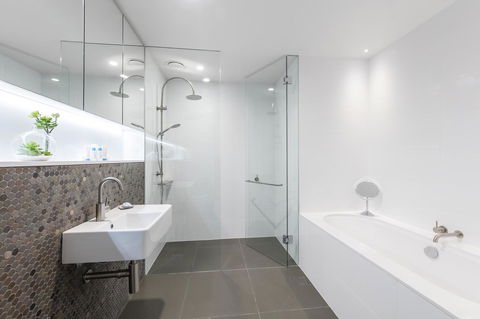 Vibe Hotel Canberra - Accommodation Great Ocean Road 9