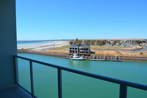 Wallaroo Marina Luxury Apartment - Accommodation Great Ocean Road 6