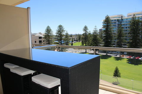 Beachside Luxury Getaway In Glenelg - Accommodation Great Ocean Road 15