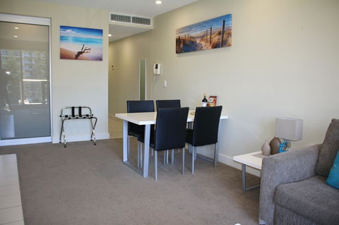 Beachside Luxury Getaway In Glenelg - Accommodation Great Ocean Road 5