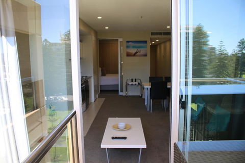 Beachside Luxury Getaway In Glenelg - Accommodation Great Ocean Road 3