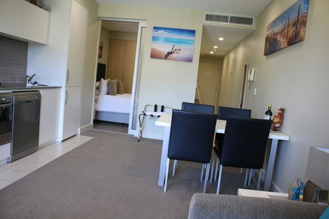 Beachside Luxury Getaway In Glenelg - Accommodation Great Ocean Road 1