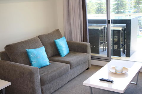 Beachside Luxury Getaway In Glenelg - Accommodation Great Ocean Road 8