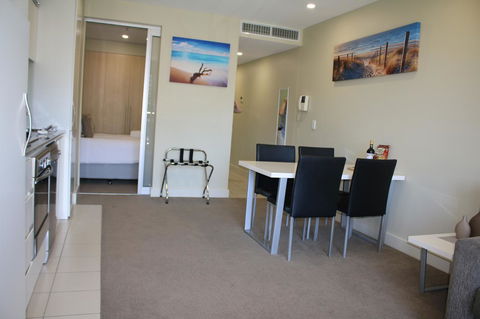 Beachside Luxury Getaway In Glenelg - Accommodation Great Ocean Road 4