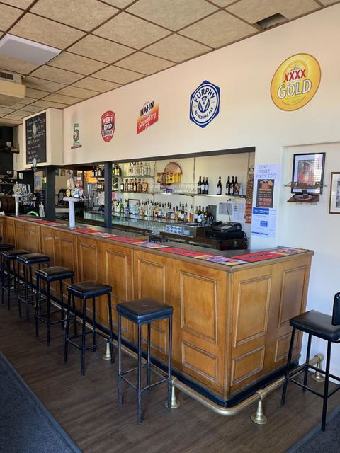Commercial Hotel Morgan - Accommodation Great Ocean Road 2