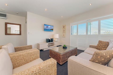 Pacific Blue 278-265 Sandy Pt Rd- Dual Key Access, Wifi, Linen And Air Conditioning - Accommodation Great Ocean Road 4