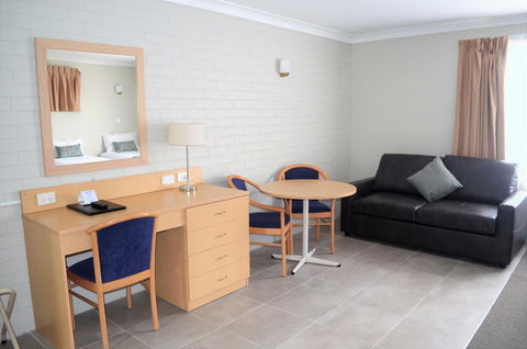 Bathurst Motor Inn - Accommodation Great Ocean Road 9