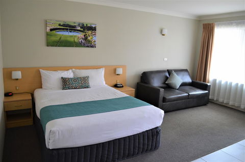 Bathurst Motor Inn - Accommodation Great Ocean Road 2