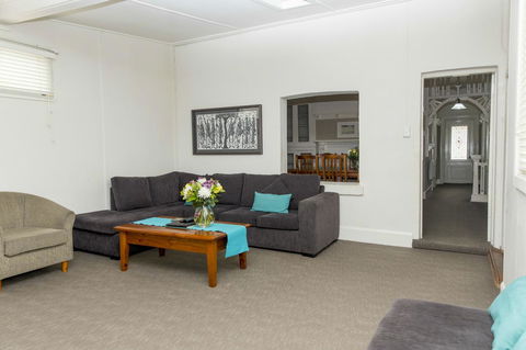 Bathurst Motor Inn - Accommodation Great Ocean Road 31