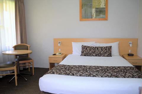 Bathurst Motor Inn - Accommodation Great Ocean Road 26