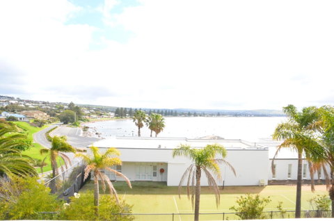The Bluff Resort Apartments - Accommodation Great Ocean Road 26