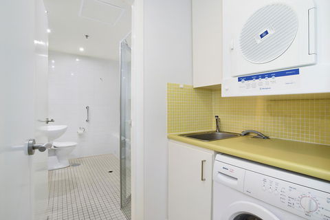 Beachside Luxury & Comfort, Ocean Views In Glenelg - Accommodation Great Ocean Road 20