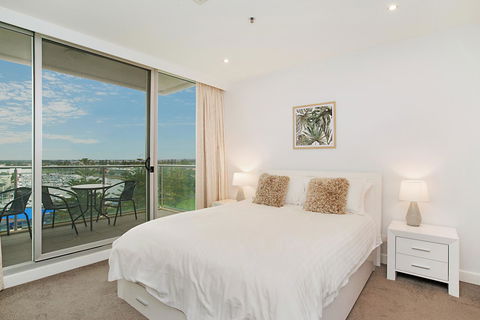 Beachside Luxury & Comfort, Ocean Views In Glenelg - Accommodation Great Ocean Road 12