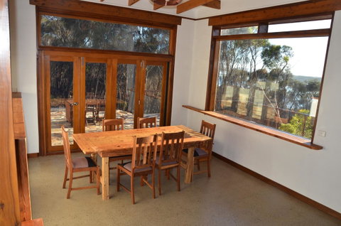Of Stone & Wood Guesthouse - Accommodation Great Ocean Road 4
