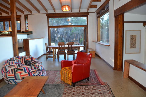 Of Stone & Wood Guesthouse - Accommodation Great Ocean Road 5