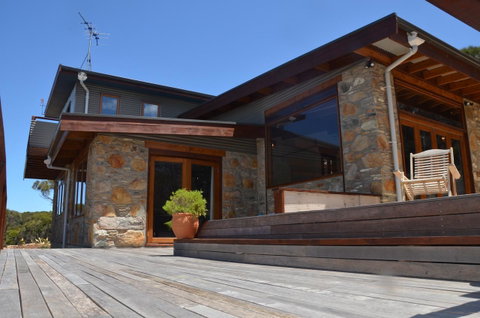 Of Stone & Wood Guesthouse - Accommodation Great Ocean Road 1