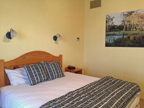 Coonawarra Place Motor Inn - Accommodation Great Ocean Road 2