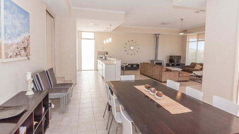 Golfers Paradise (18th Tee) - 52 Huntingdale Drive - Accommodation Great Ocean Road 19
