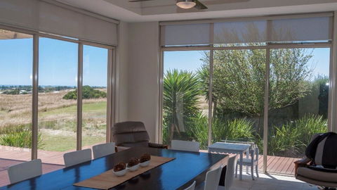 Golfers Paradise (18th Tee) - 52 Huntingdale Drive - Accommodation Great Ocean Road 6