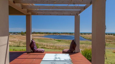Golfers Paradise (18th Tee) - 52 Huntingdale Drive - Accommodation Great Ocean Road 4