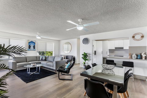 Laman Lodge, Unit 2, 15 Laman Street - Accommodation Great Ocean Road 2