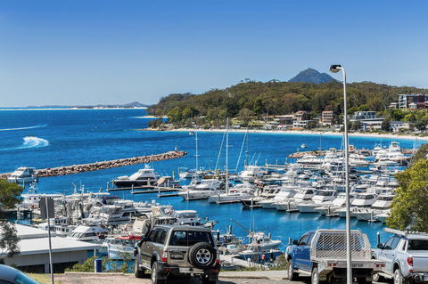 Laman Lodge, Unit 2, 15 Laman Street - Accommodation Great Ocean Road 15