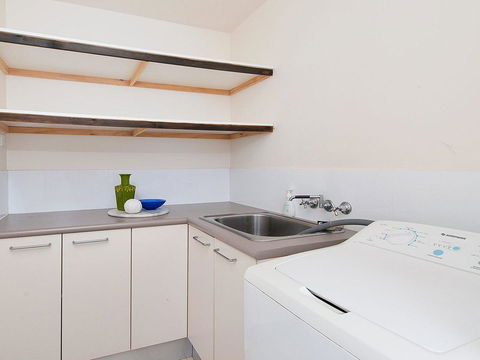 Blue View @ Fingal Bay - Accommodation Great Ocean Road 10