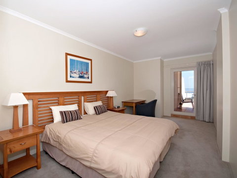 Messines Street, Breakwater Apartment, 104 - Accommodation Great Ocean Road 5