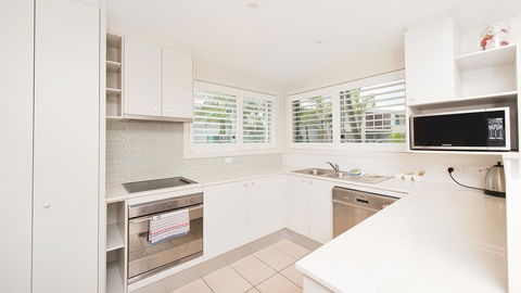 Pacific Blue, Salamander Bay - Accommodation Great Ocean Road 37