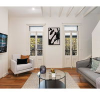 Walk to the city from this renovated heritage gem - Accommodation Great Ocean Road