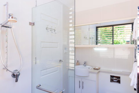 By The Beach B&B Self Contained Apartments - Accommodation Great Ocean Road 10