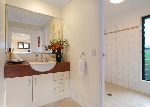 Suranadi Beach House 1 - Accommodation Great Ocean Road 1