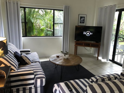 Suranadi Beach House 1 - Accommodation Great Ocean Road 11