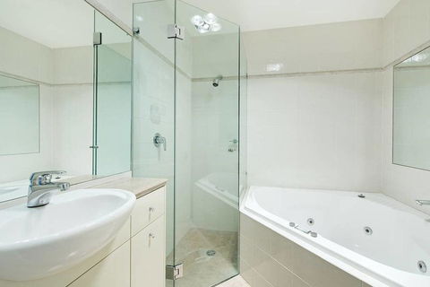 STUNNING MANLY VIEWS - Accommodation Great Ocean Road 1