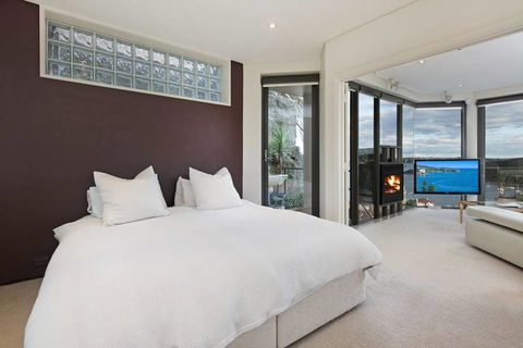 STUNNING MANLY VIEWS - Accommodation Great Ocean Road 7