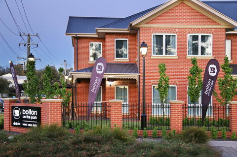Best Western Plus Bolton On The Park - Accommodation Great Ocean Road 1