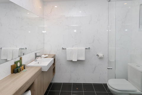 Best Western Plus Bolton On The Park - Accommodation Great Ocean Road 10