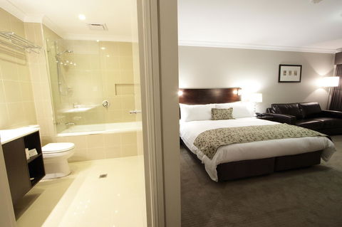 Carlyle Suites & Apartments - Accommodation Great Ocean Road 10