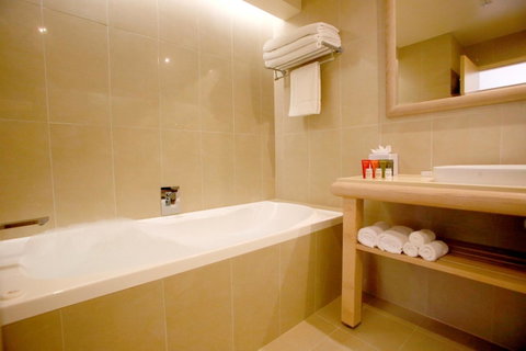 Crowne Plaza Alice Springs Lasseters, An IHG Hotel - Accommodation Great Ocean Road 30