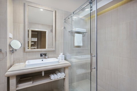 Crowne Plaza Alice Springs Lasseters, An IHG Hotel - Accommodation Great Ocean Road 3