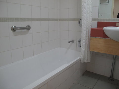 Crowne Plaza Alice Springs Lasseters, An IHG Hotel - Accommodation Great Ocean Road 5