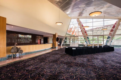Crowne Plaza Alice Springs Lasseters, An IHG Hotel - Accommodation Great Ocean Road 17