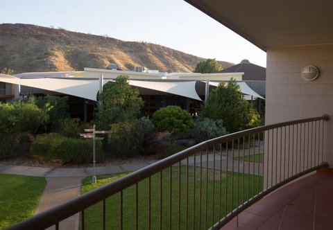 Crowne Plaza Alice Springs Lasseters, An IHG Hotel - Accommodation Great Ocean Road 18