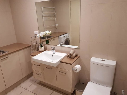 Darwin-Ocean Views, Tropical Getaway, Pool & Aircon - Accommodation Great Ocean Road 14
