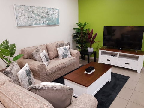 Darwin-Ocean Views, Tropical Getaway, Pool & Aircon - Accommodation Great Ocean Road 3